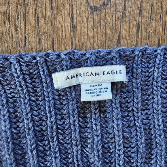 American Eagle Blue and White Striped Cropped Knit Henley Sweater Size Medium - Picture 8 of 10